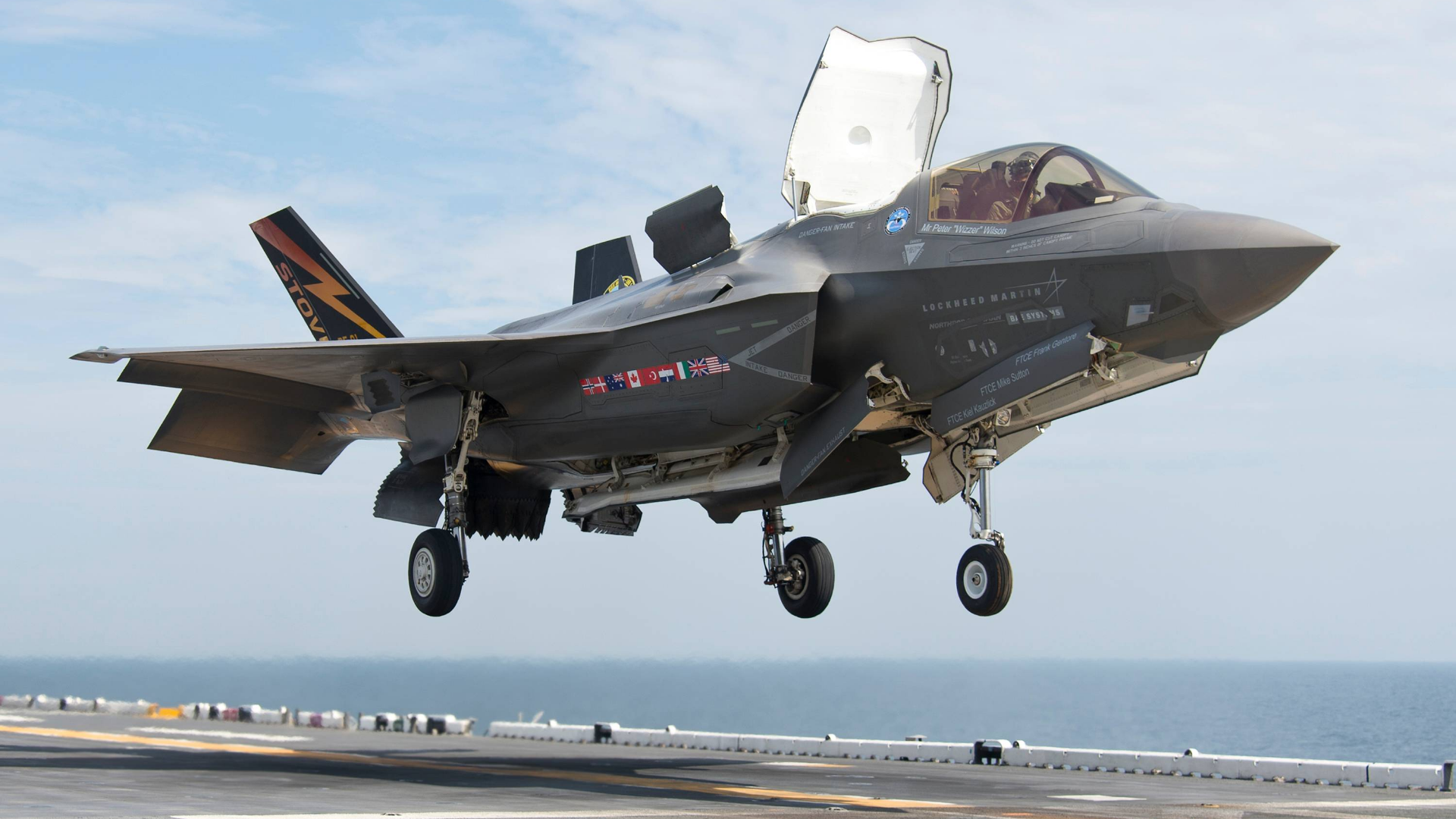 美媒:韩国计划购买20架F-35B战机 透露出要建造航母强烈信号